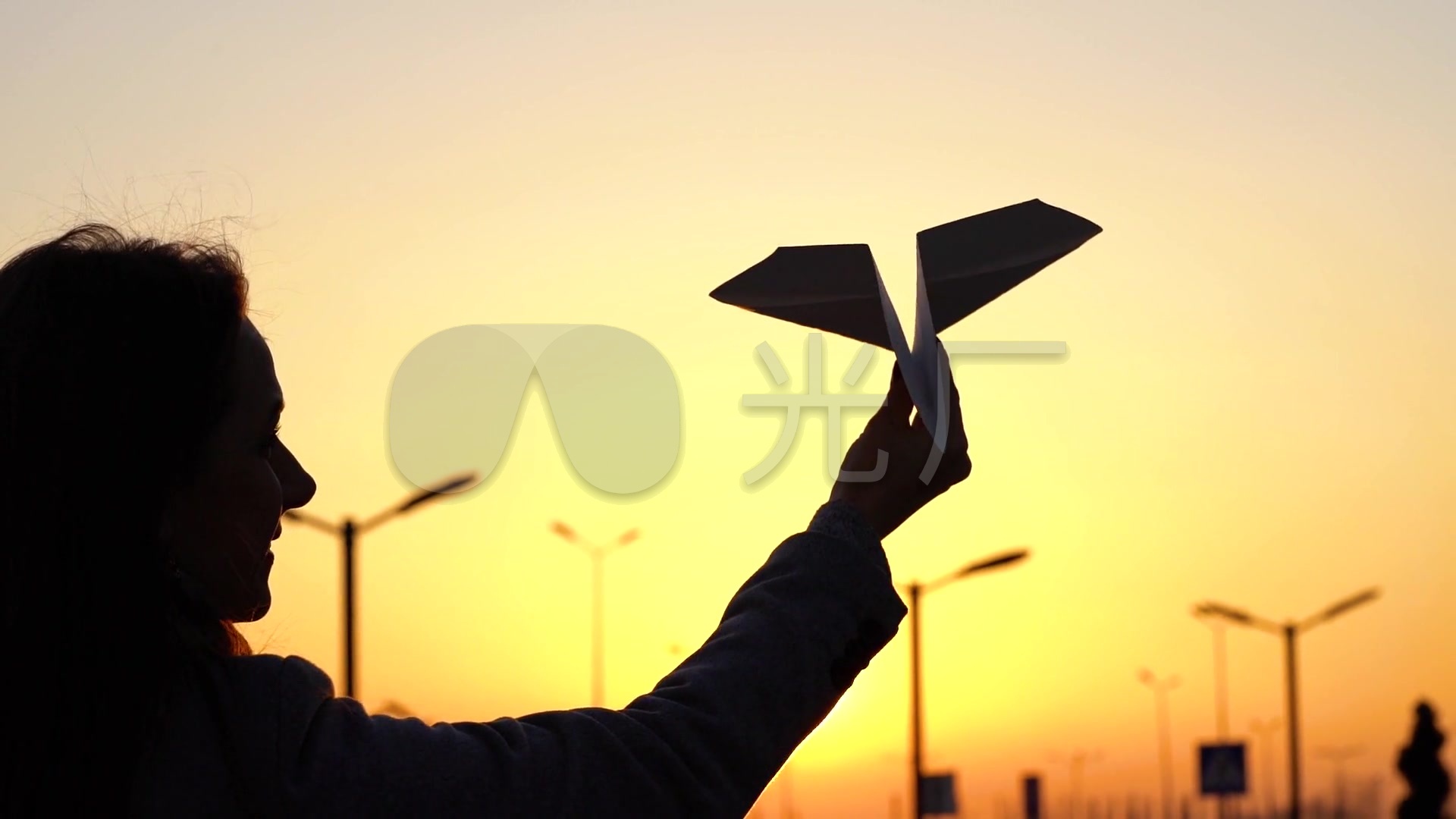 [纸飞机怎么视频聊天]纸飞机聊天app叫啥