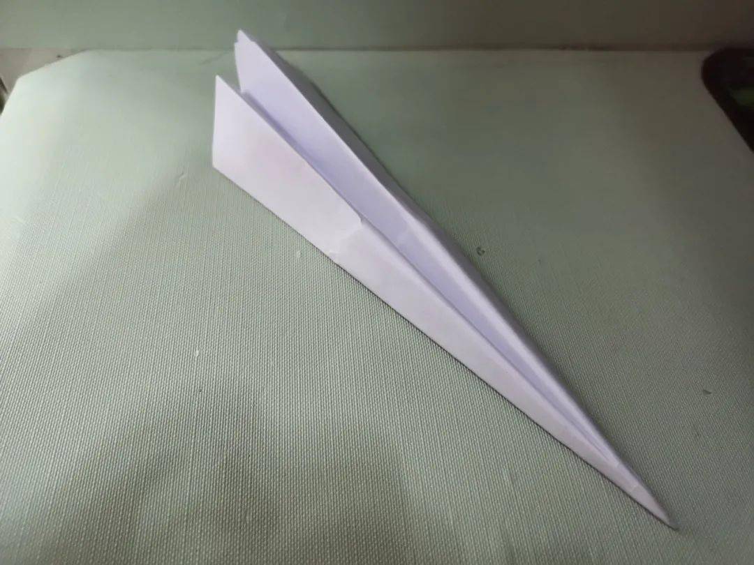 [播放纸飞机的方法]播放纸飞机的制作方法